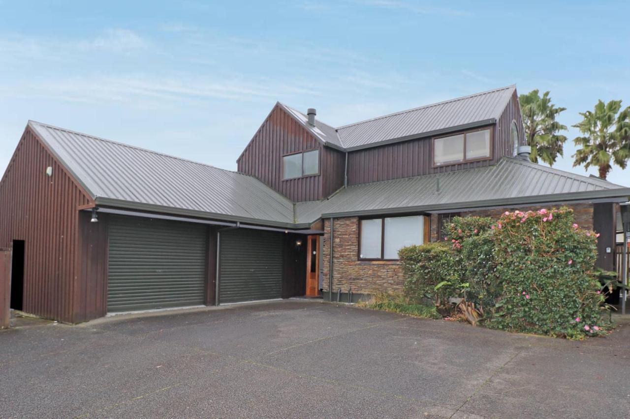Quiet Family Home In Chedworth แฮมิลตัน ภายนอก รูปภาพ