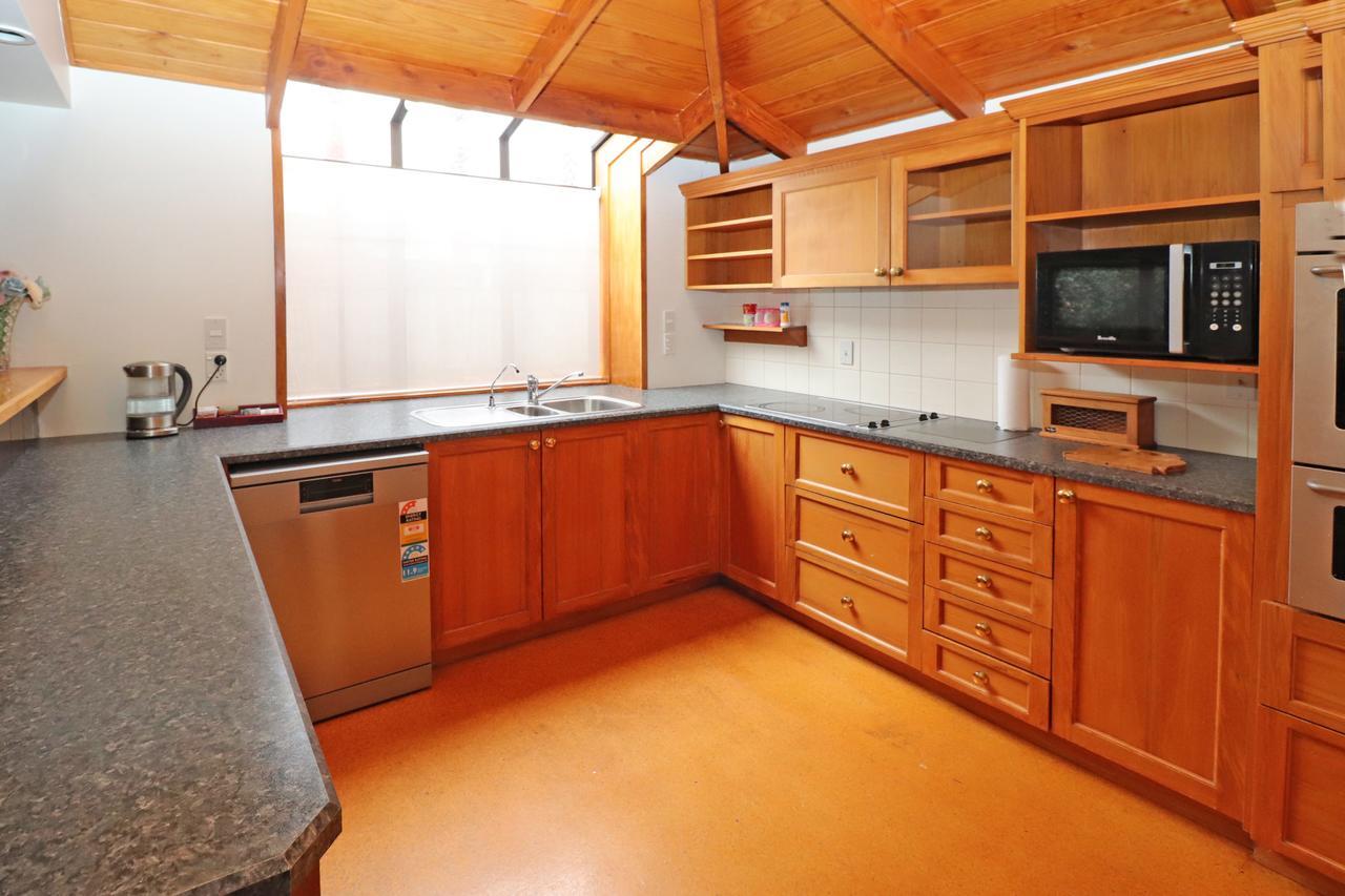 Quiet Family Home In Chedworth แฮมิลตัน ภายนอก รูปภาพ